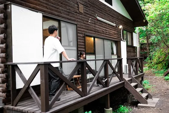 「アウトドア貸切別荘北軽井沢Ⅰ」のウッドデッキ