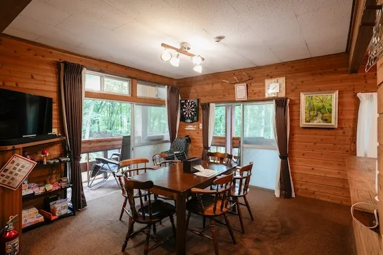 「ガチンコBBQロッジ北軽井沢」のリビング