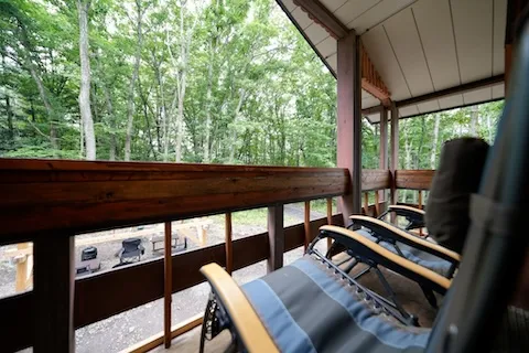 コテージのウッドデッキ