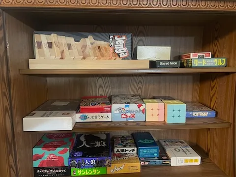 コテージに置かれたボードゲーム