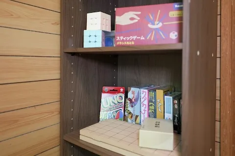 コテージに置かれたボードゲーム